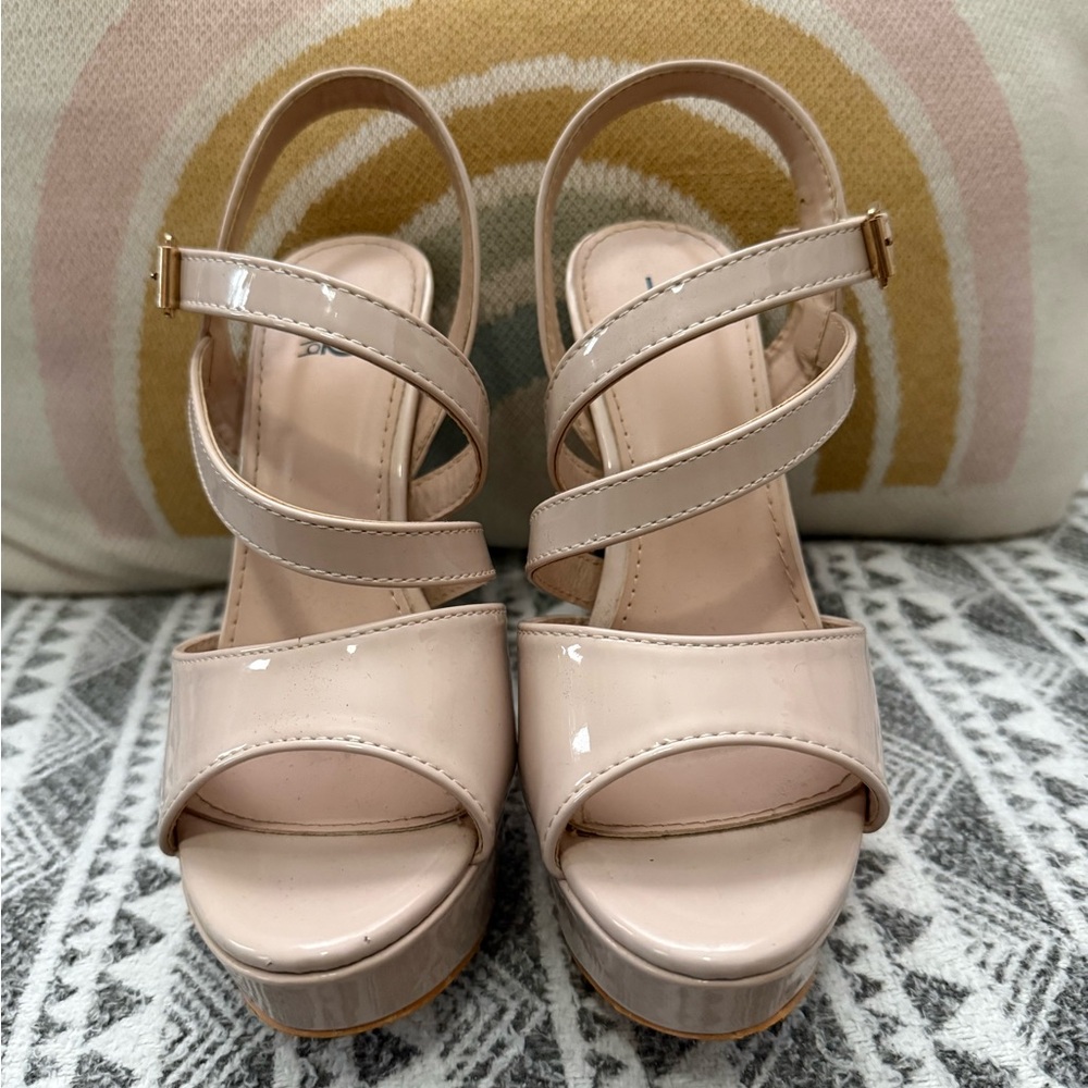Bakers Elegant and Sexy Beige Strappy Women's Sandals

*Heel is 5 inches